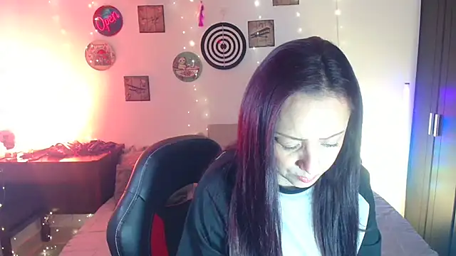 catalinamommyx online show from June 2026 11:02:02 PM
