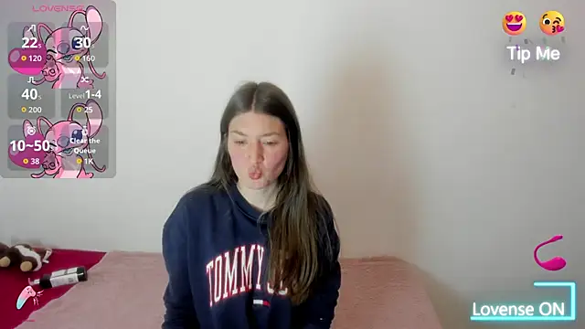 Snapshot of Tesa_cute chatting on October 2025 03:03:02 AM Tesa cute online show from October 2025 03:03:02 AM