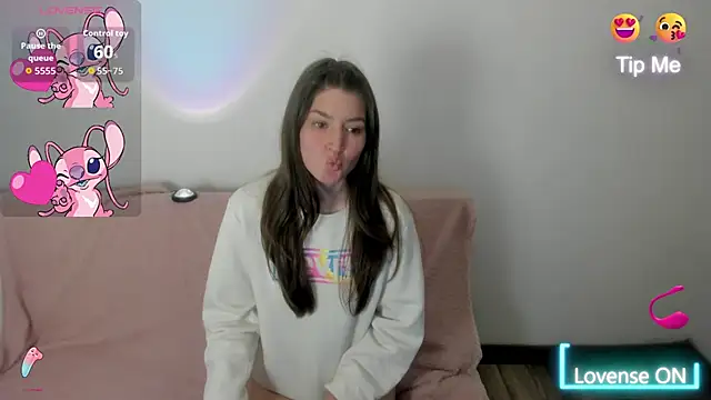 Snapshot of Tesa_cute chatting on October 2025 10:43:02 PM Tesa cute online show from October 2025 10:43:02 PM