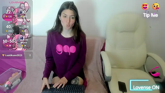 Snapshot of Tesa_cute chatting on October 2025 02:45:01 AM Tesa cute online show from October 2025 02:45:01 AM