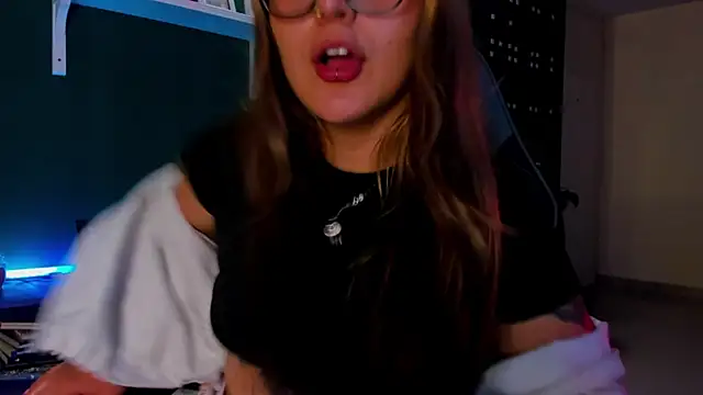 evy orange1 online show from June 2026 12:28:01 AM