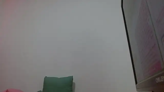 Snapshot of DAFNNEE_ROSS chatting on January 2025 12:16:01 PM DAFNNEE ROSS online show from January 2025 12:16:01 PM