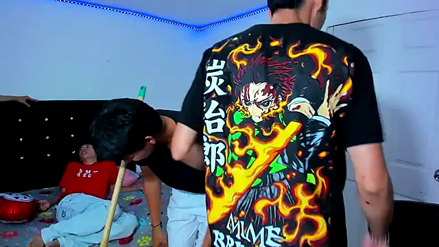 Snapshot of Alexander_and_Xiao chatting on March 2025 09:59:02 PM Alexander and Xiao online show from March 2025 09:59:02 PM