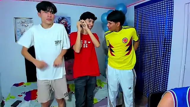 Snapshot of Alexander_and_Xiao chatting on March 2025 09:13:01 PM Alexander and Xiao online show from March 2025 09:13:01 PM