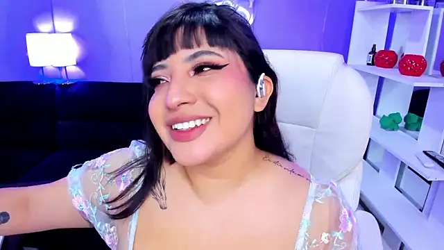 Emma monserrat online show from April 2026 11:27:01 AM