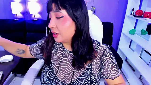 Emma monserrat online show from May 2026 11:26:01 AM