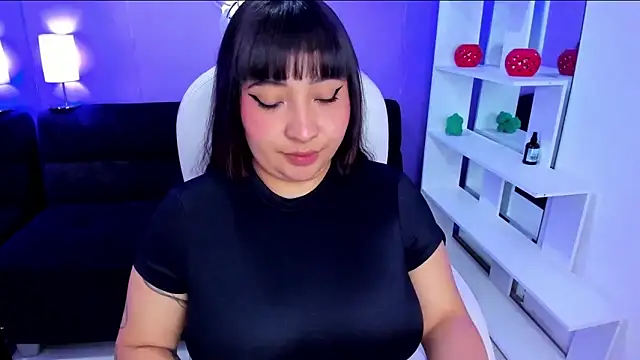 Emma monserrat online show from May 2026 11:28:01 AM