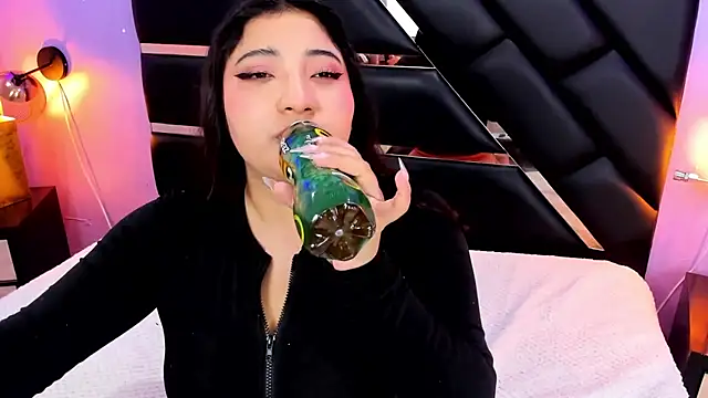Emma monserrat online show from July 2026 11:26:02 AM