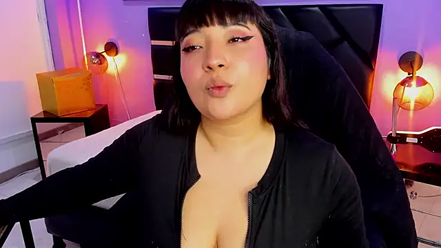 Emma monserrat online show from July 2026 11:34:02 AM