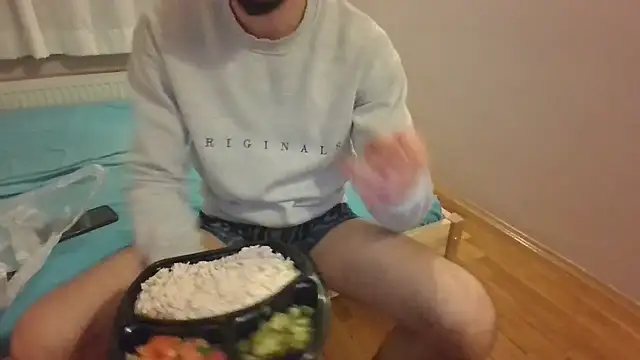 Snapshot of Turkboy_17 chatting on January 2025 06:20:02 PM Turkboy 17 online show from January 2025 06:20:02 PM