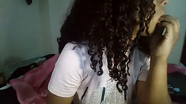 Snapshot of Ivon-09 chatting on December 2024 02:37:02 PM Ivon-09 online show from December 2024 02:37:02 PM