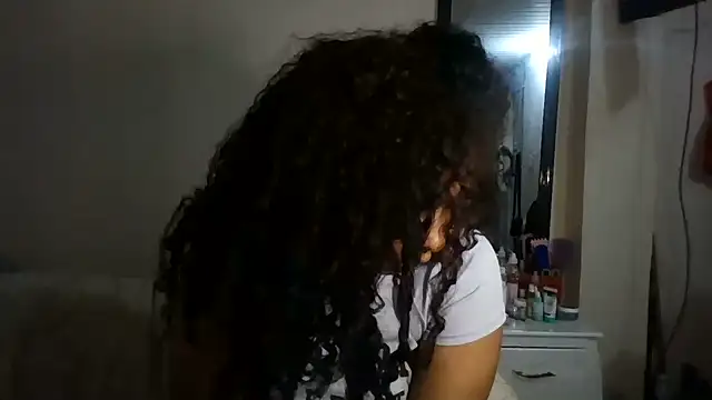 Snapshot of Ivon-09 chatting on December 2024 12:34:02 PM Ivon-09 online show from December 2024 12:34:02 PM