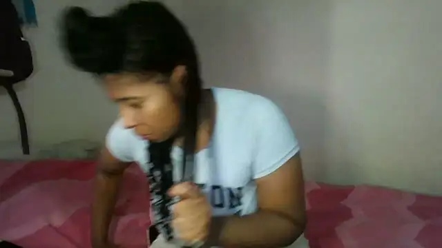 Snapshot of Ivon-09 chatting on January 2025 05:28:02 PM Ivon-09 online show from January 2025 05:28:02 PM