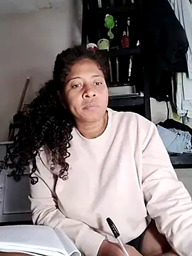 Snapshot of Ivon-09 chatting on February 2025 01:05:02 PM Ivon-09 online show from February 2025 01:05:02 PM