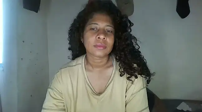 Snapshot of Ivon-09 chatting on February 2025 12:05:02 PM Ivon-09 online show from February 2025 12:05:02 PM