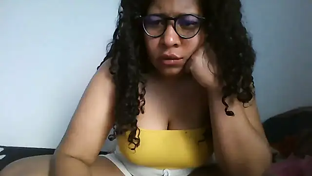 Snapshot of Ivon-09 chatting on September 2025 08:30:01 PM Ivon-09 online show from September 2025 08:30:01 PM