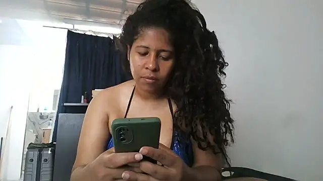 Snapshot of Ivon-09 chatting on September 2025 04:32:01 PM Ivon-09 online show from September 2025 04:32:01 PM