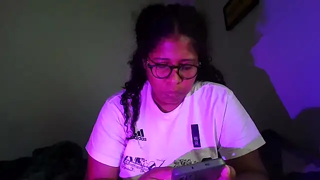 Snapshot of Ivon-09 chatting on October 2025 11:45:02 AM Ivon-09 online show from October 2025 11:45:02 AM