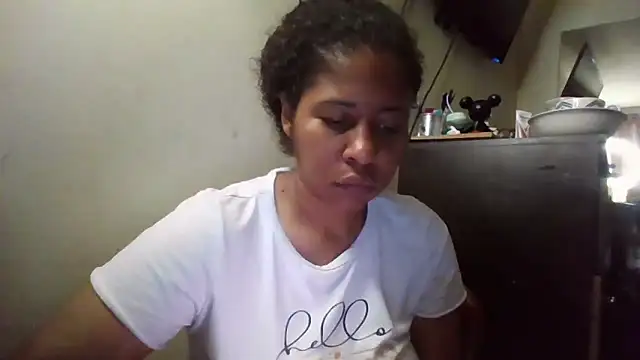 Snapshot of Ivon-09 chatting on November 2025 11:10:02 AM Ivon-09 online show from November 2025 11:10:02 AM