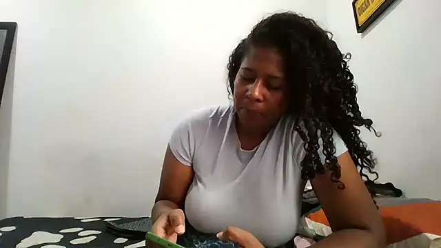 Ivon-09 online show from February 2026 12:08:01 PM