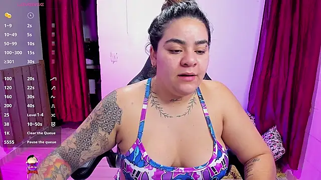 Snapshot of Sharon_hils chatting on December 2024 11:59:01 PM Sharon hils online show from December 2024 11:59:01 PM