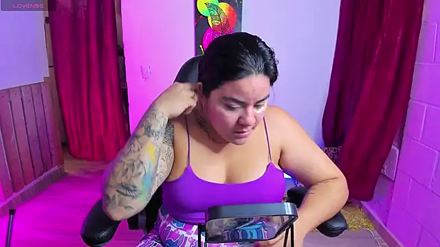 Snapshot of Sharon_hils chatting on January 2025 02:23:01 PM Sharon hils online show from January 2025 02:23:01 PM