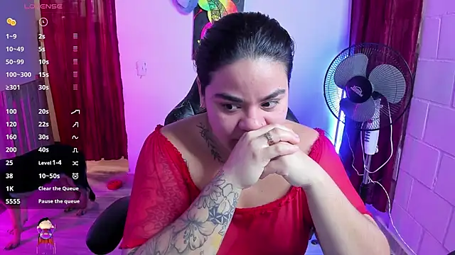 Snapshot of Sharon_hils chatting on February 2025 03:23:02 PM Sharon hils online show from February 2025 03:23:02 PM