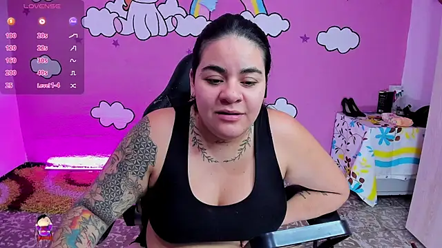 Snapshot of Sharon_hils chatting on February 2026 05:52:01 PM Sharon hils online show from February 2026 05:52:01 PM