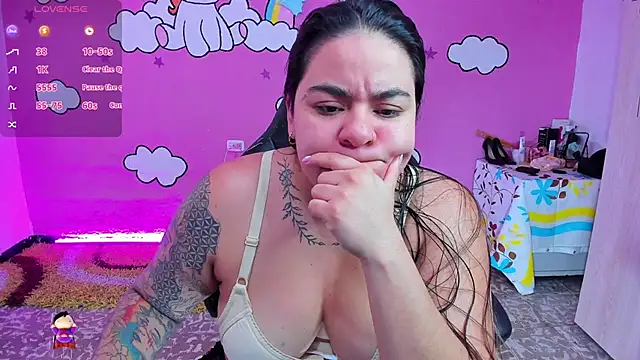 Snapshot of Sharon_hils chatting on February 2026 05:53:02 PM Sharon hils online show from February 2026 05:53:02 PM