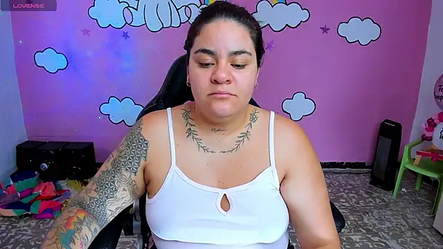 Sharon hils online show from April 2026 06:04:02 PM