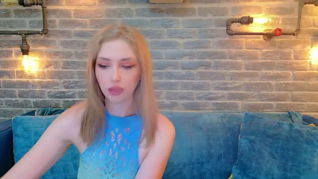 LisaCaprice online show from June 2026 03:59:01 AM