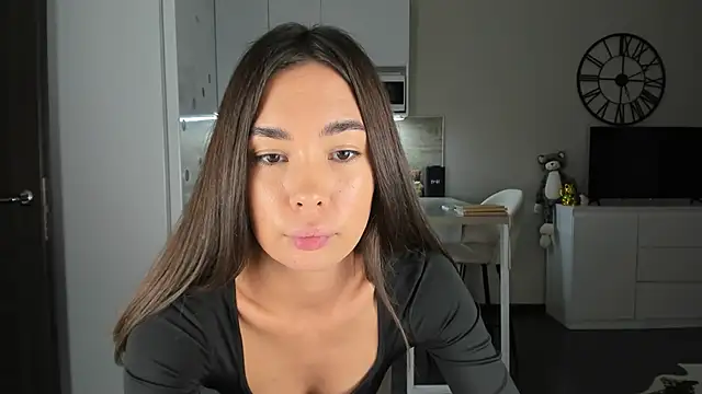 nilliluv online show from November 2025 03:47:01 PM