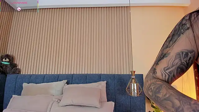 Snapshot of kathecute__ chatting on December 2025 01:36:01 AM kathecute online show from December 2025 01:36:01 AM