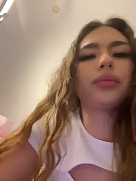 Snapshot of mint_melissaaa chatting on March 2025 12:28:01 PM mint melissaaa online show from March 2025 12:28:01 PM