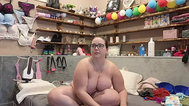 Snapshot of Kimberly-Caprice chatting on February 2025 08:11:02 AM Kimberly-Caprice online show from February 2025 08:11:02 AM