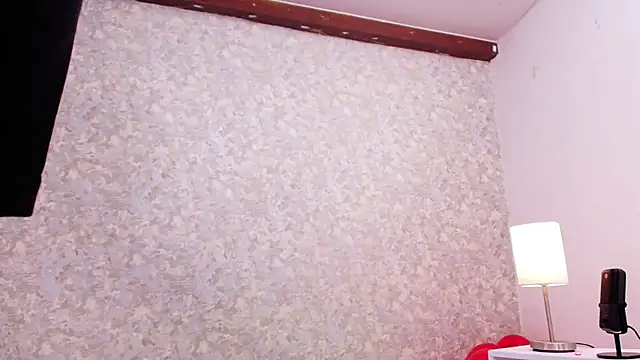 Snapshot of nicol_f chatting on February 2025 07:16:01 PM nicol f online show from February 2025 07:16:01 PM