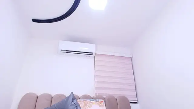 Snapshot of nicol_f chatting on December 2025 03:04:01 AM nicol f online show from December 2025 03:04:01 AM