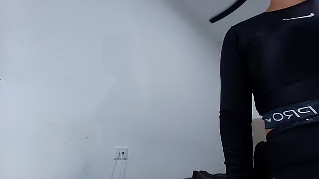 Snapshot of nicol_f chatting on March 2026 03:01:02 AM nicol f online show from March 2026 03:01:02 AM