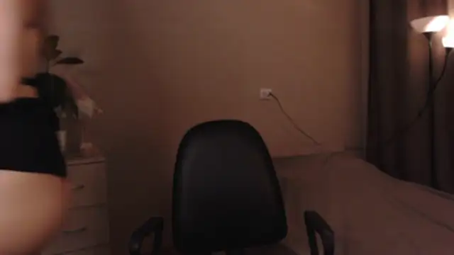 SarahSweetie online show from November 2025 04:11:02 PM