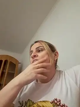 Malichkaanna30 online show from March 2025 12:54:02 PM