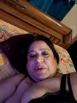 Snapshot of Hot_Queen77 chatting on February 2025 06:45:01 PM Hot Queen77 online show from February 2025 06:45:01 PM