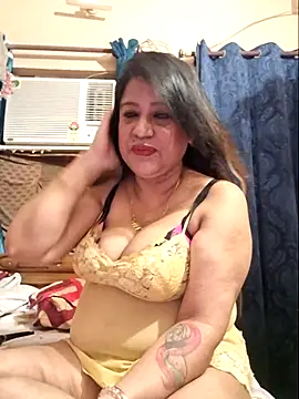 Snapshot of Hot_Queen77 chatting on March 2025 04:41:01 PM Hot Queen77 online show from March 2025 04:41:01 PM