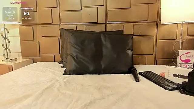 Snapshot of NaomyRivera chatting on July 2026 12:51:01 PM NaomyRivera online show from July 2026 12:51:01 PM