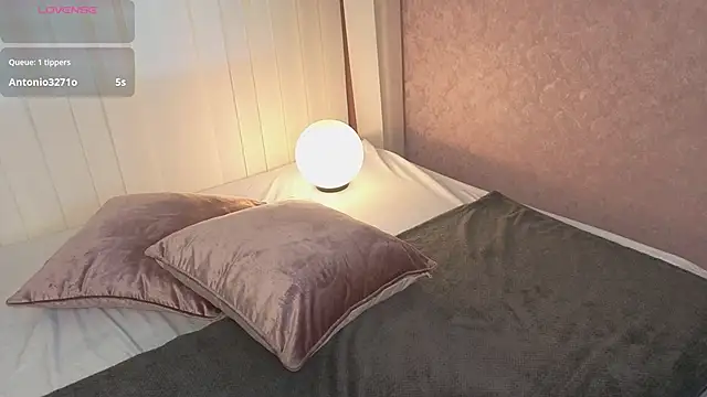 missy taylor  online show from September 2025 08:01:02 PM