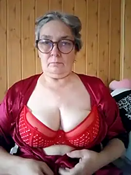 Snapshot of IrinaSweet54 chatting on October 2025 07:05:02 AM IrinaSweet54 online show from October 2025 07:05:02 AM