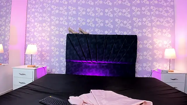 Snapshot of BritneySweet_ chatting on February 2026 04:09:01 AM BritneySweet online show from February 2026 04:09:01 AM