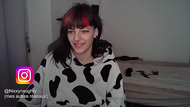 Snapshot of Nixxy_naughty chatting on February 2025 07:28:01 PM Nixxy naughty online show from February 2025 07:28:01 PM