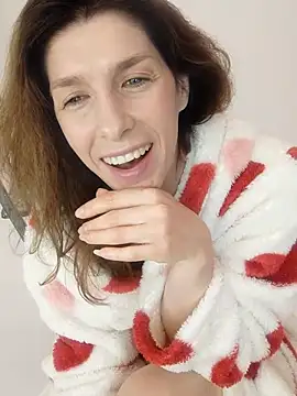 YourSuperModel online show from April 2026 11:32:01 AM