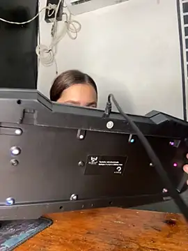 Snapshot of Zara_cum69 chatting on September 2025 10:33:01 PM Zara cum69 online show from September 2025 10:33:01 PM