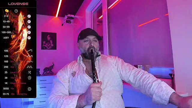 MAGABEAR077 online show from May 2026 10:49:02 PM